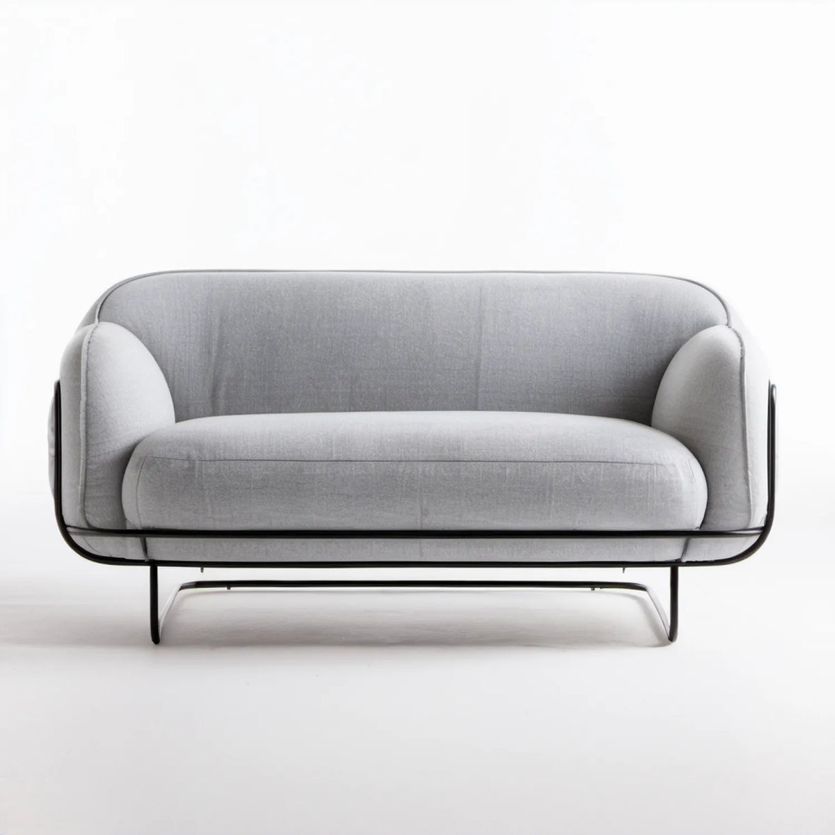 Dwuosobowa zaokrąglona sofa szara z czarną stalową podstawą, 170 x 82 x 76 cm